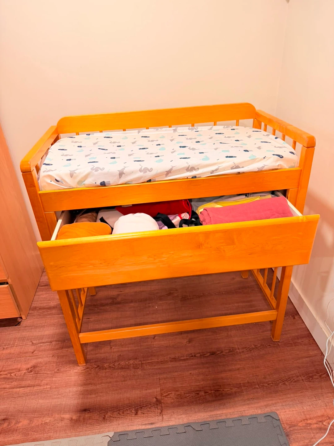 Solid Wood Baby Changing Table + Soft Foam Pad - photo 4