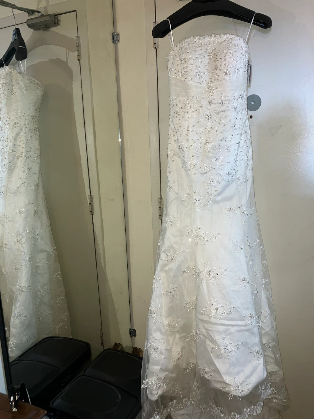 White strapless wedding dress with bead and lace embellishments - photo 4