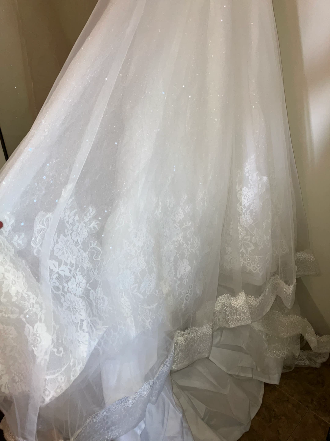 White Wedding Dress with Lace and Glitter - photo 3