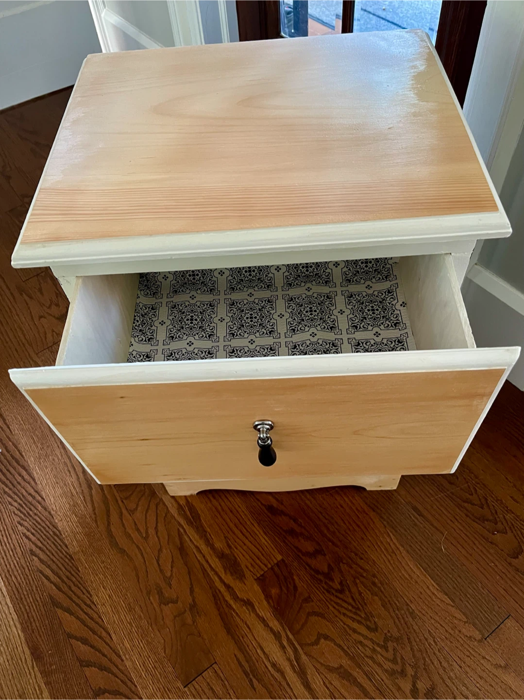 solid wood side table - photo 2