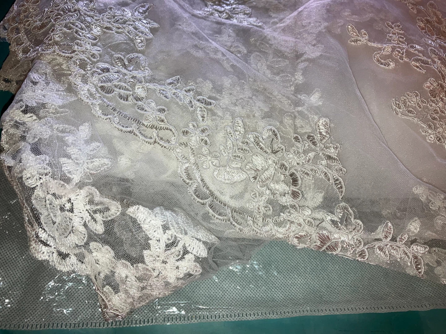 New-Long White Lace Floral Wedding Veil