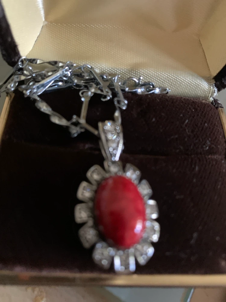 Necklace with red pendant - photo 2