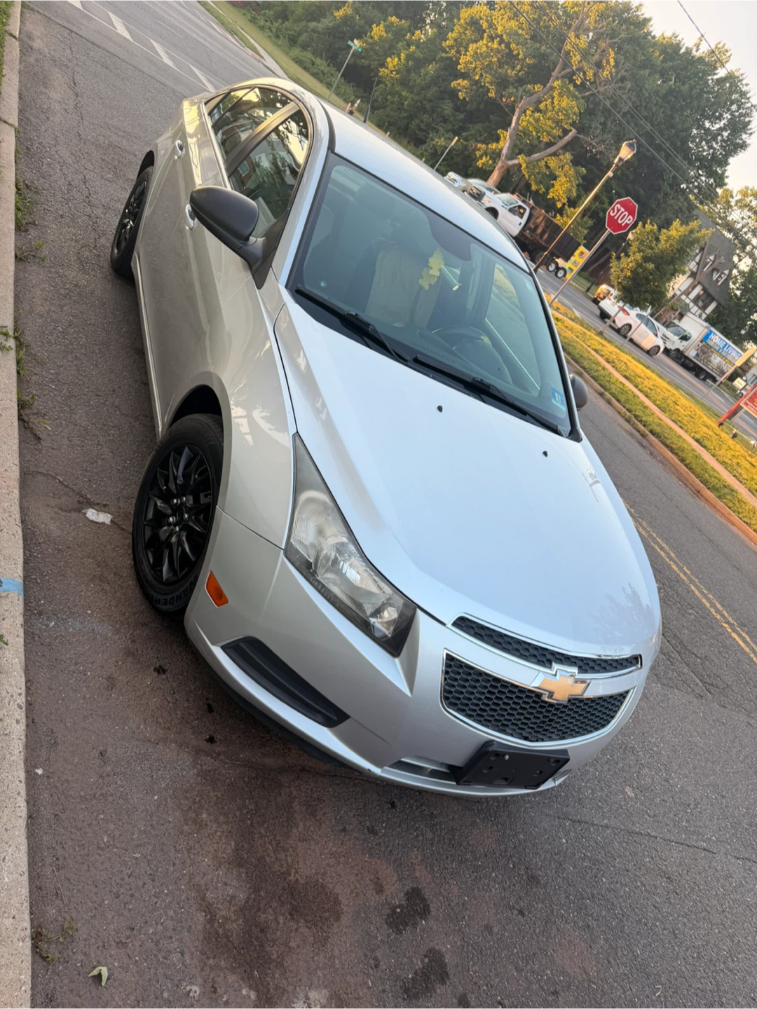 Silver Chevrolet Cruze Sedan
