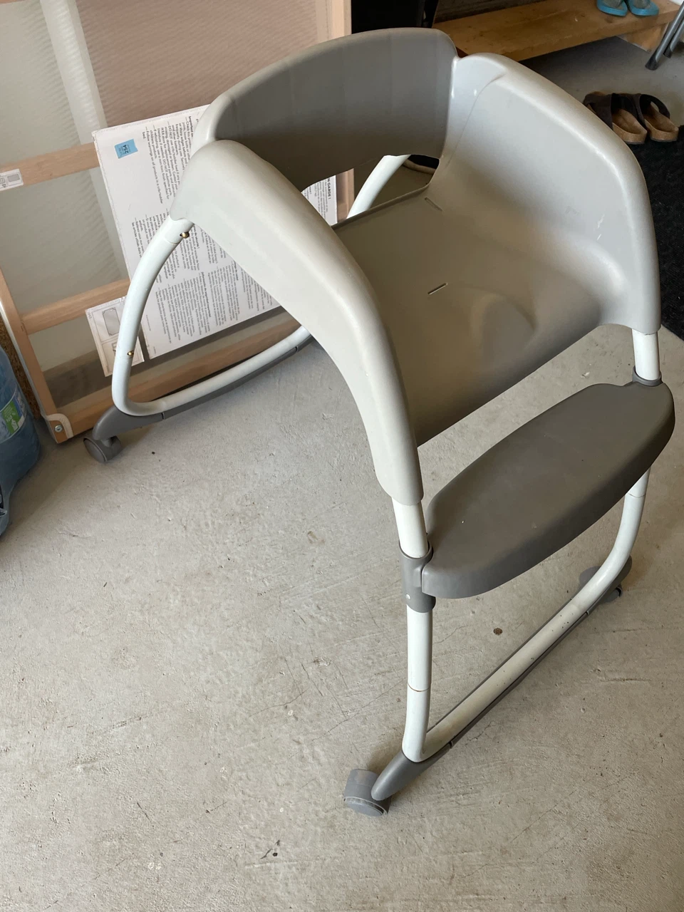 Grey Plastic High Chair - photo 2
