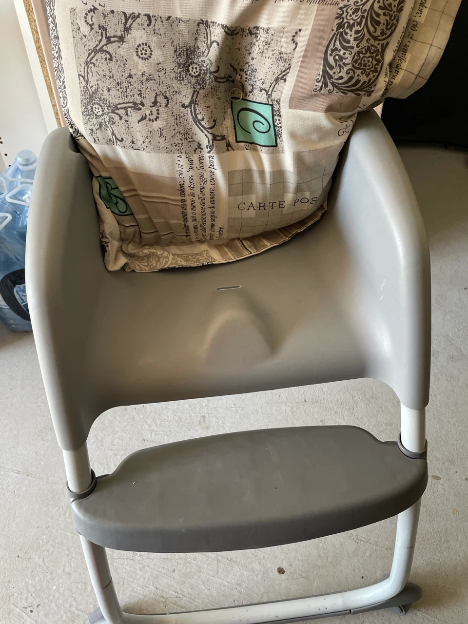 Grey Plastic High Chair - photo 3