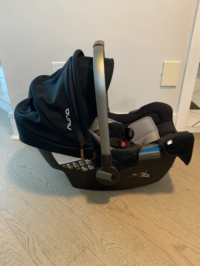 Nuna Pipa Infant Car Seat and Base- Expires 2029! - photo 3