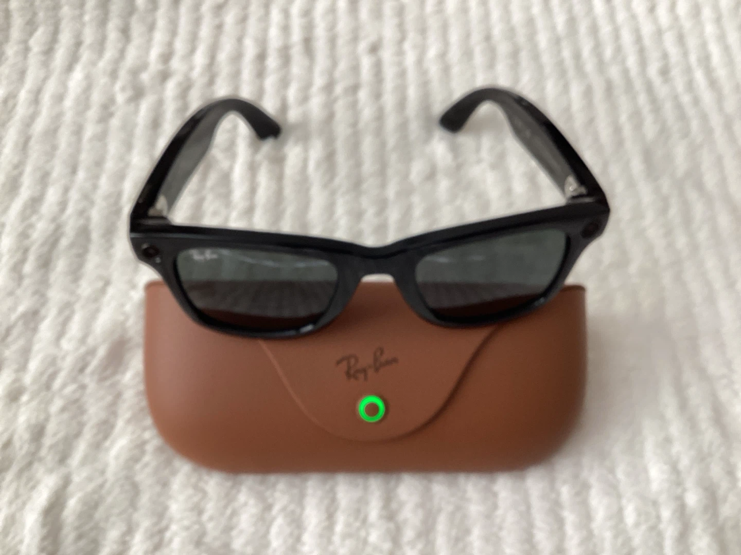 Meta Ray-Ban Wayfarer Smart Glasses - photo 4