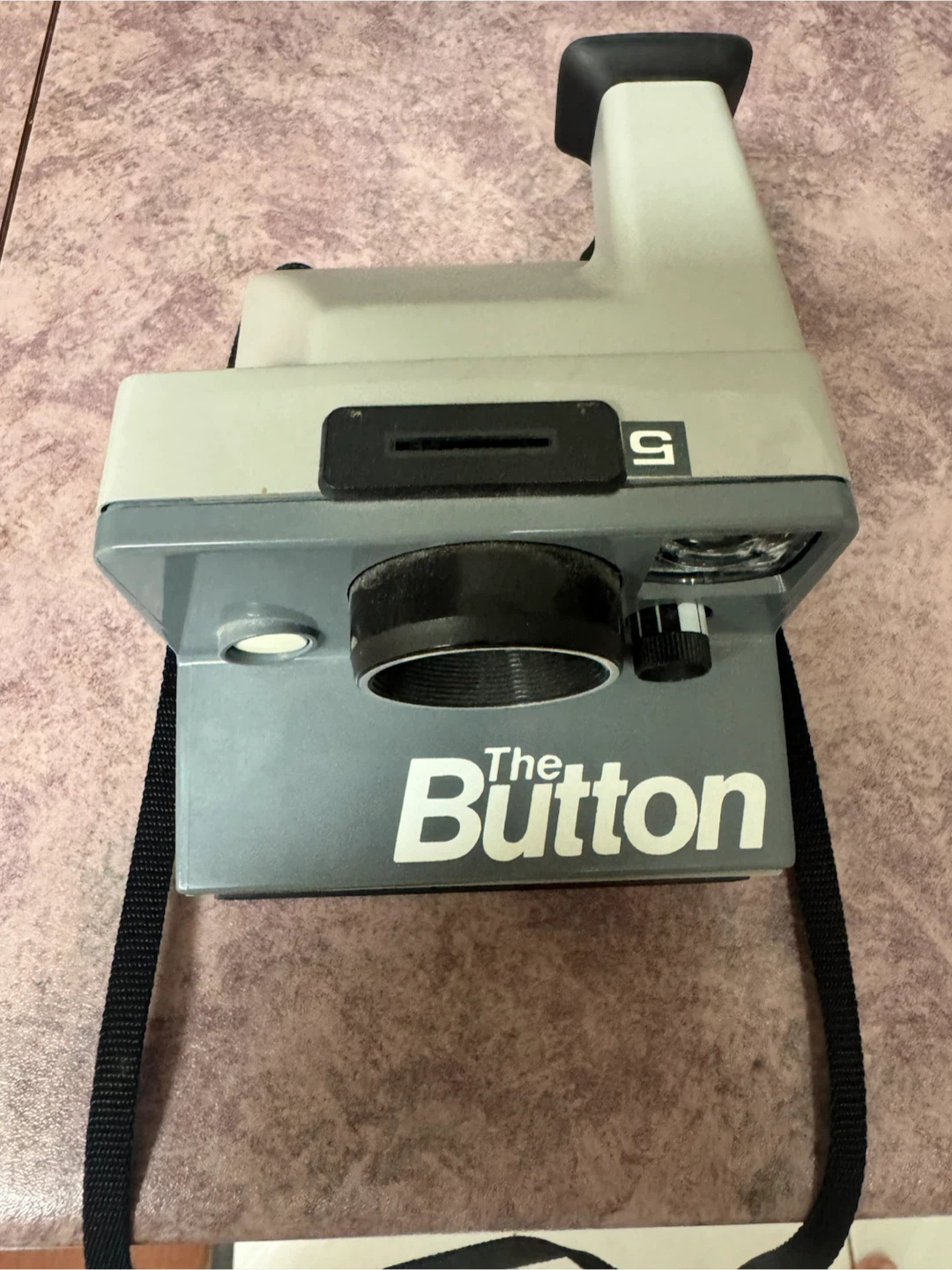 The Button Polaroid camera - photo 2