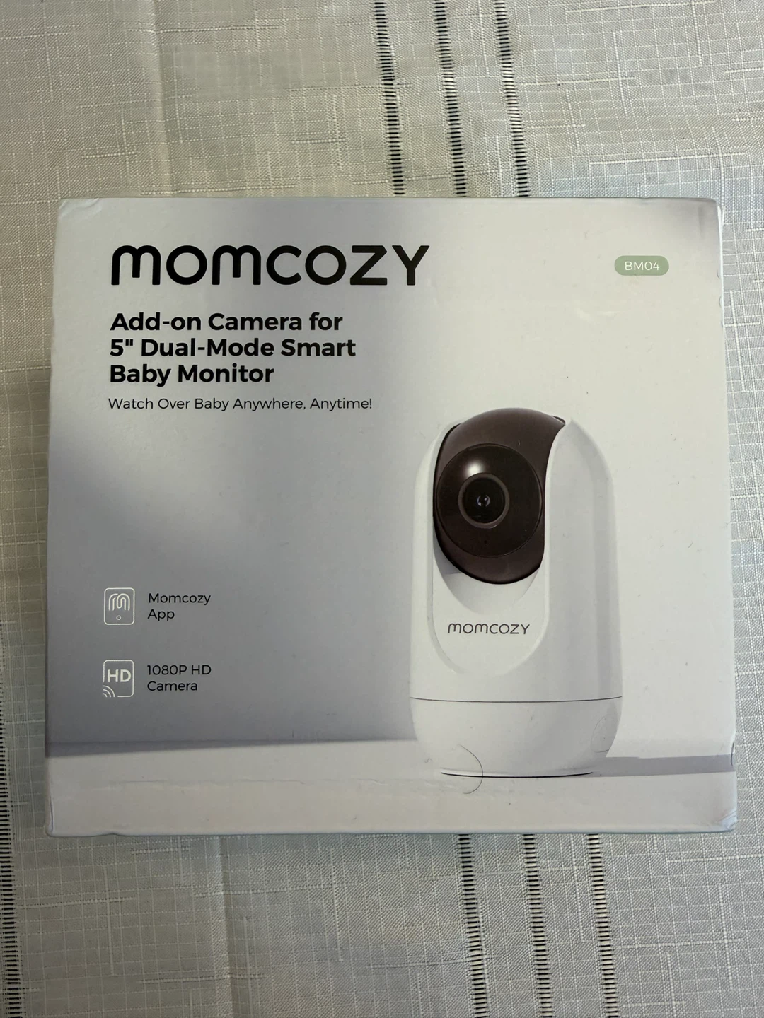 Momcozy Camera (brand new)