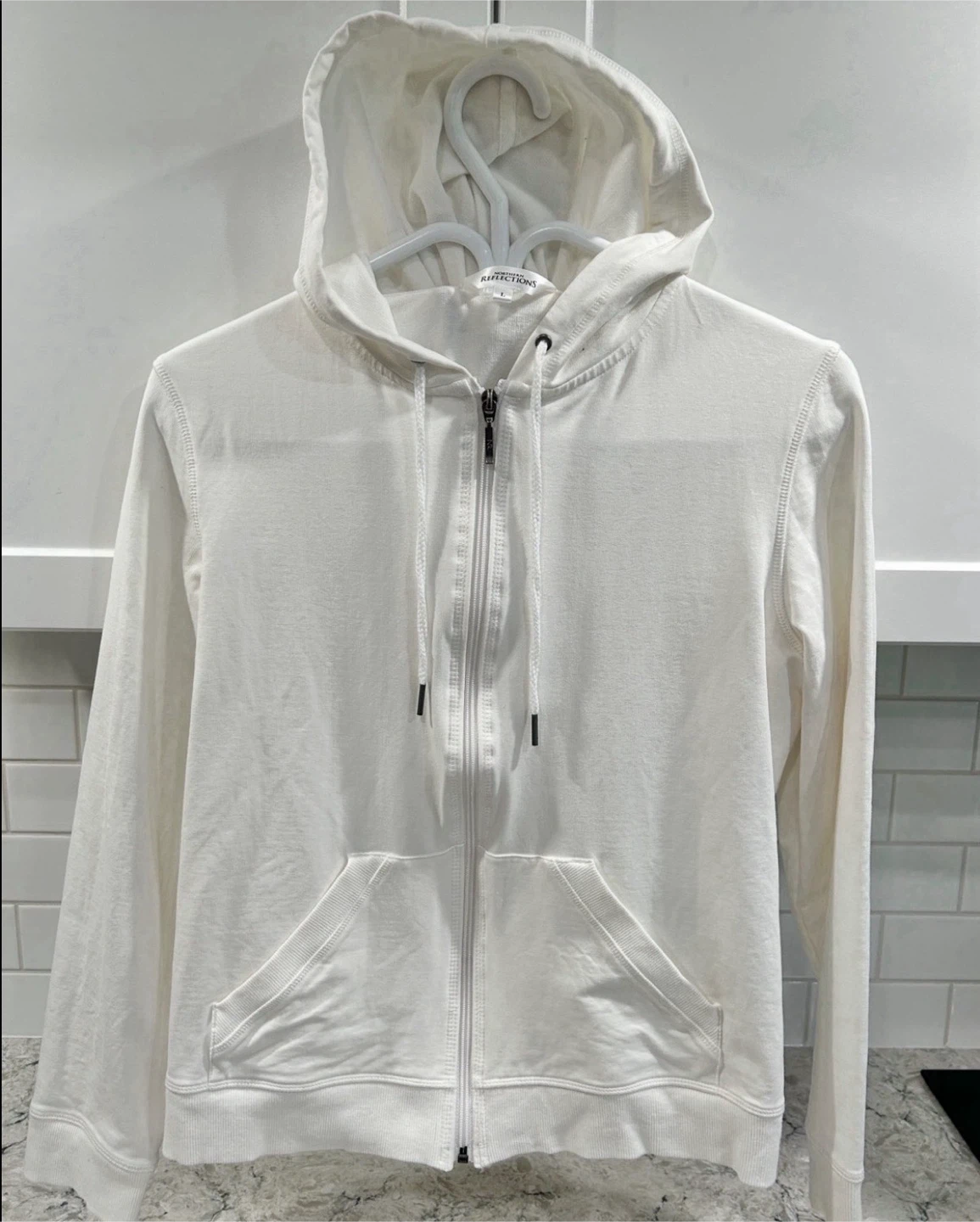 Women’s Northern Reflections White Zip Up Hoodie (Size L)