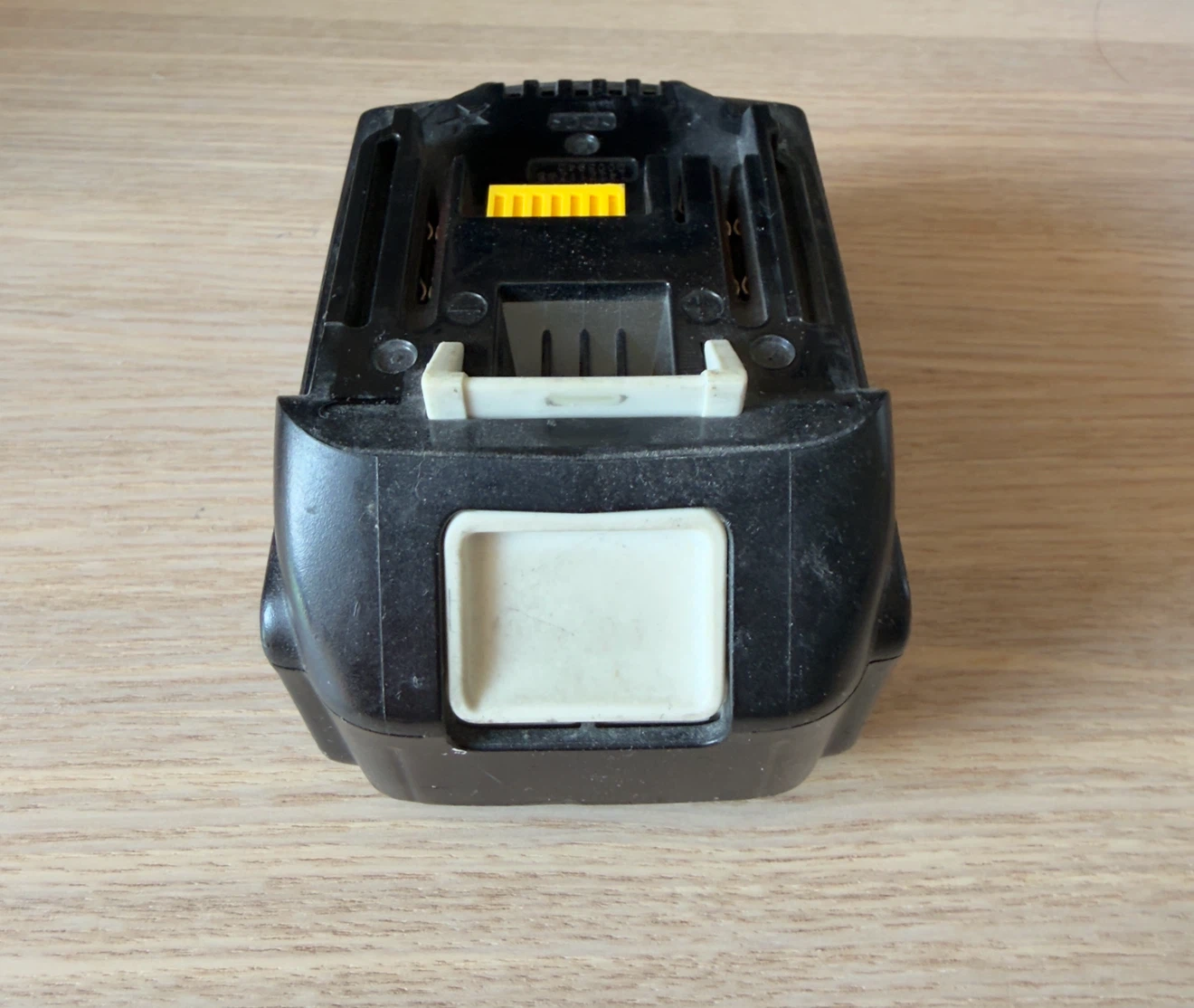 Makita 18V 3.0Ah Lithium-Ion Battery - photo 2