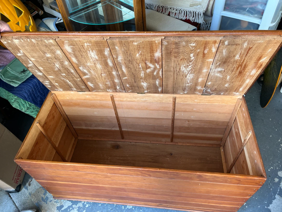 Vintage cedar Wooden Storage Chest Trunk - photo 5