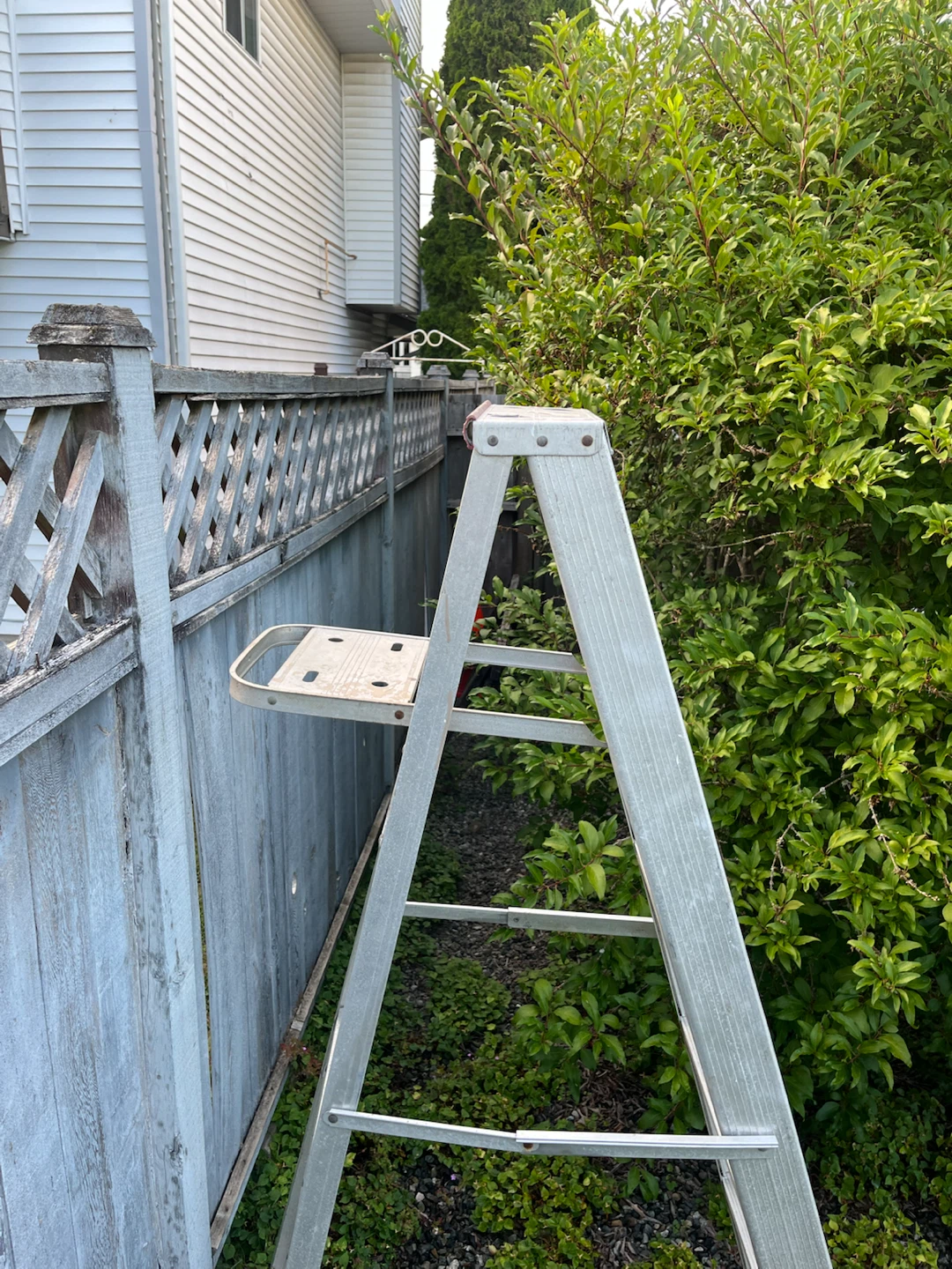 6’ Aluminum A-Frame Ladder - photo 4