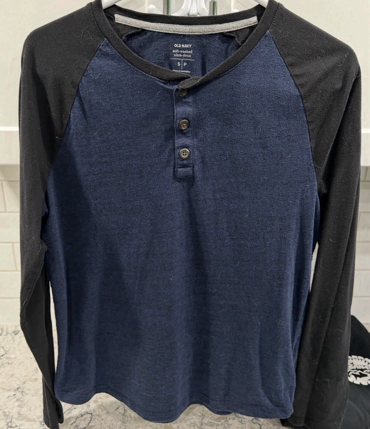 Men’s 2 toned Old Navy Long Sleeve Shirt (Size S)