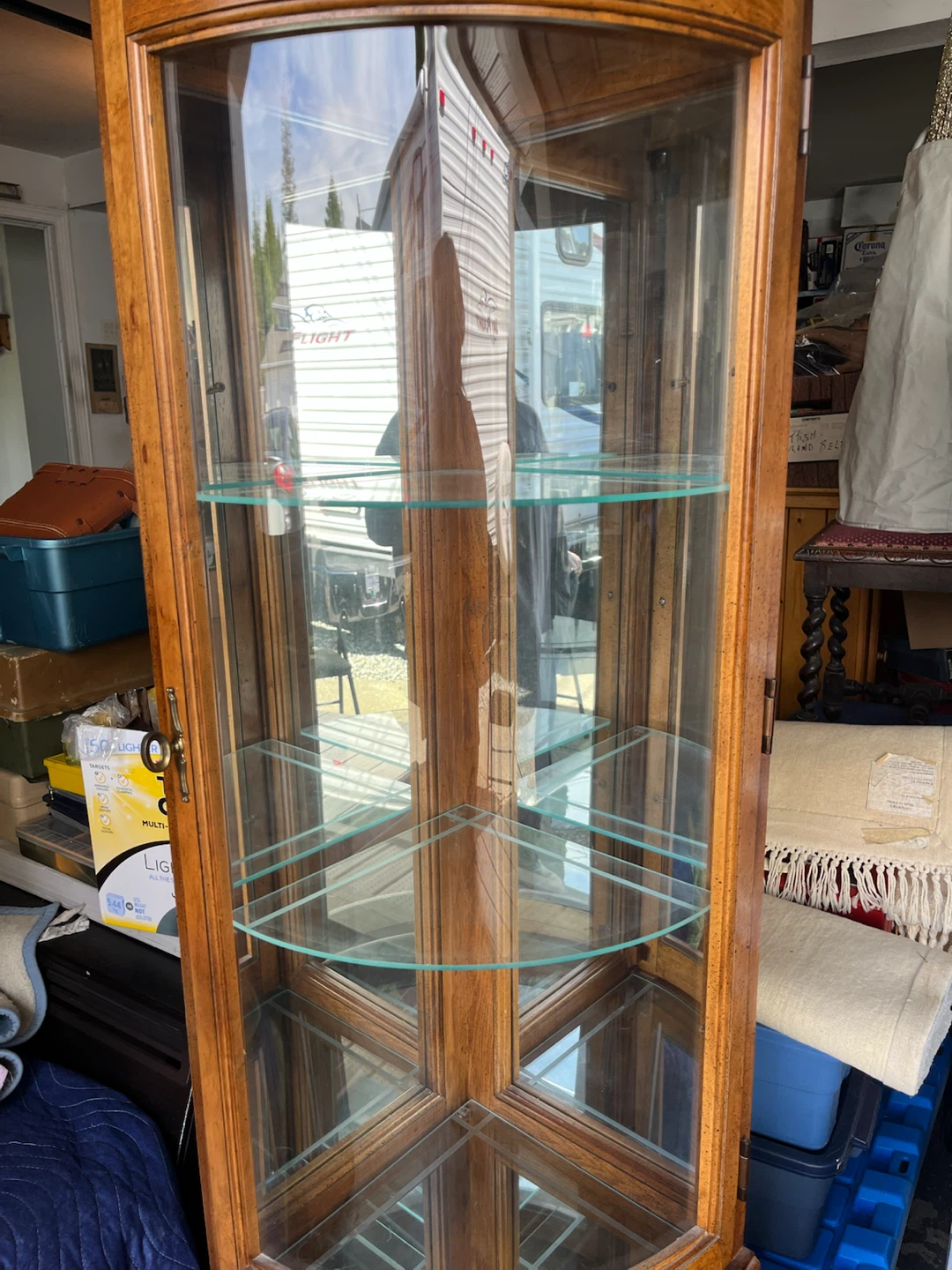 Pulaski Glass Corner Display Cabinet - photo 3