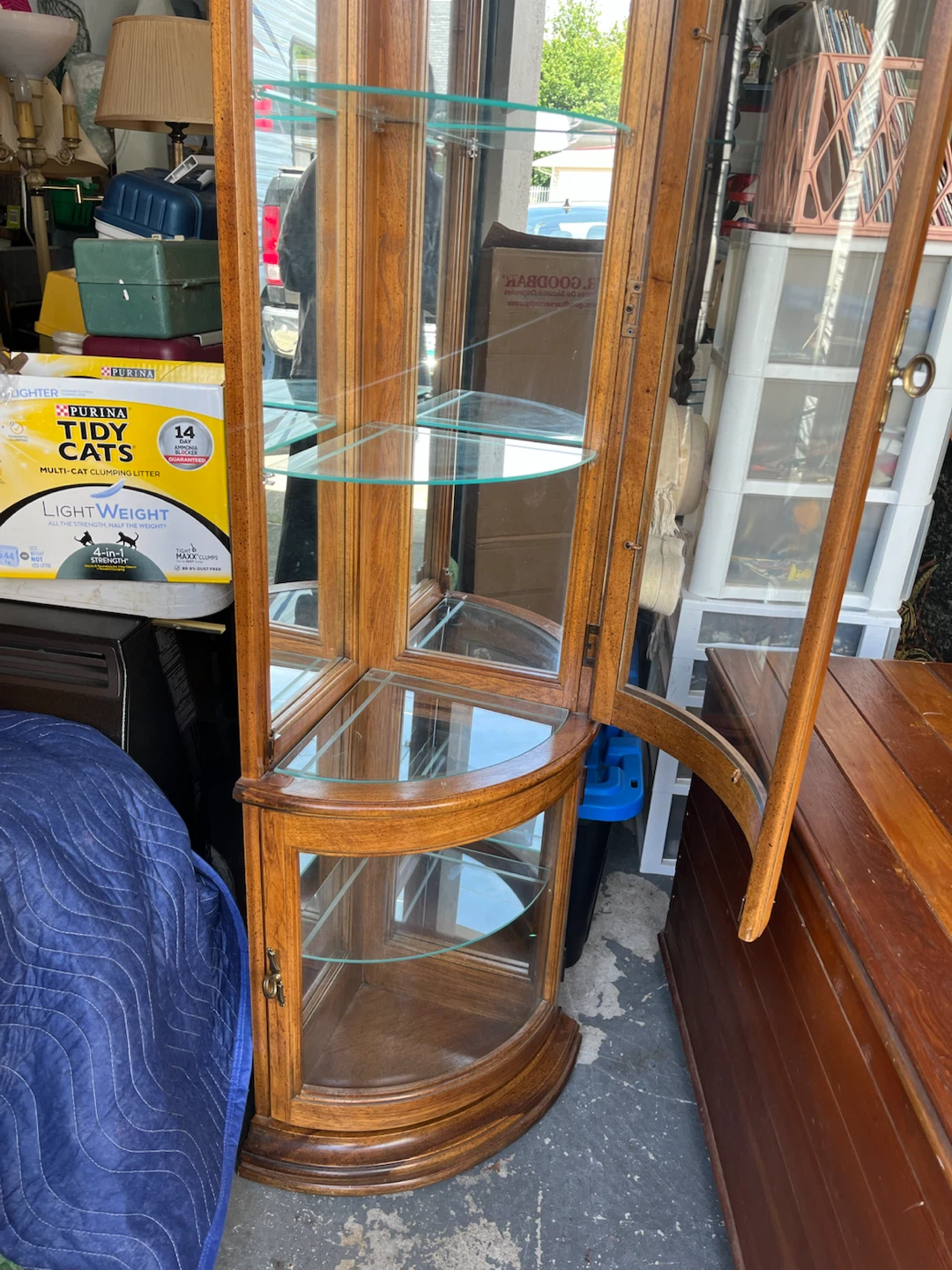 Pulaski Glass Corner Display Cabinet - photo 4