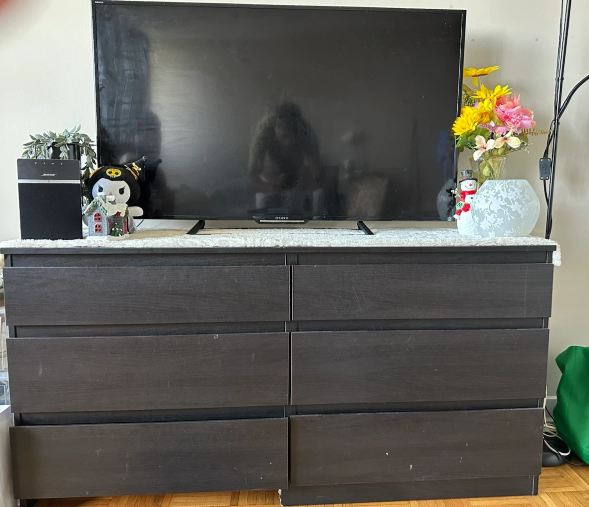 Dark Wood 6-Drawer Dresser