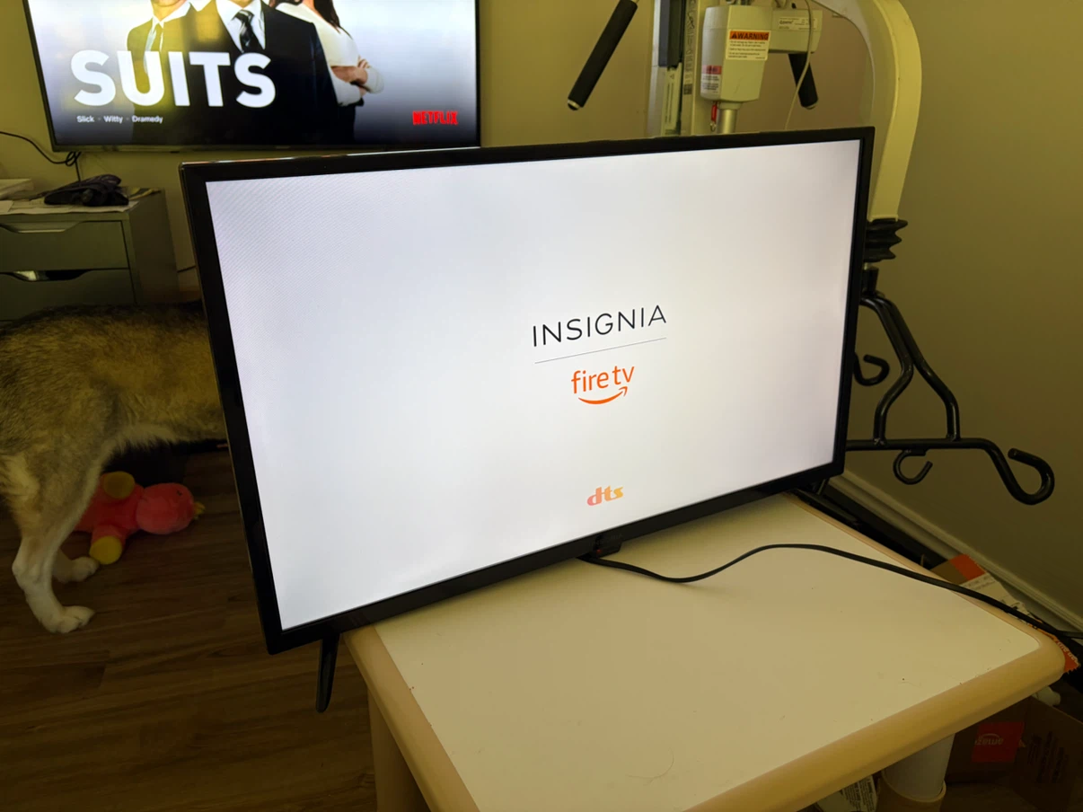 Insignia F20 Series Fire TV 32" LED FHD Smart TV - photo 3
