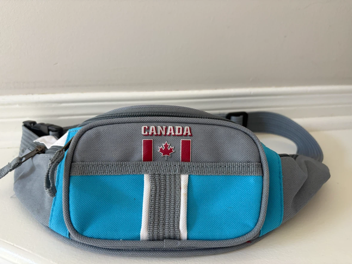 Canada Fanny Pack - New with tags 🏷️ - photo 4