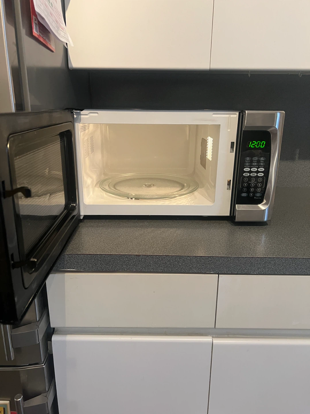 Microwave - photo 2