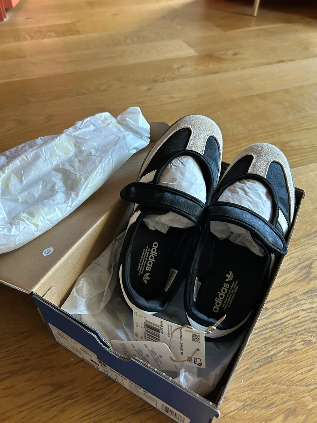 Adidas Samba Jane W Shoes Size 6.5 - photo 3