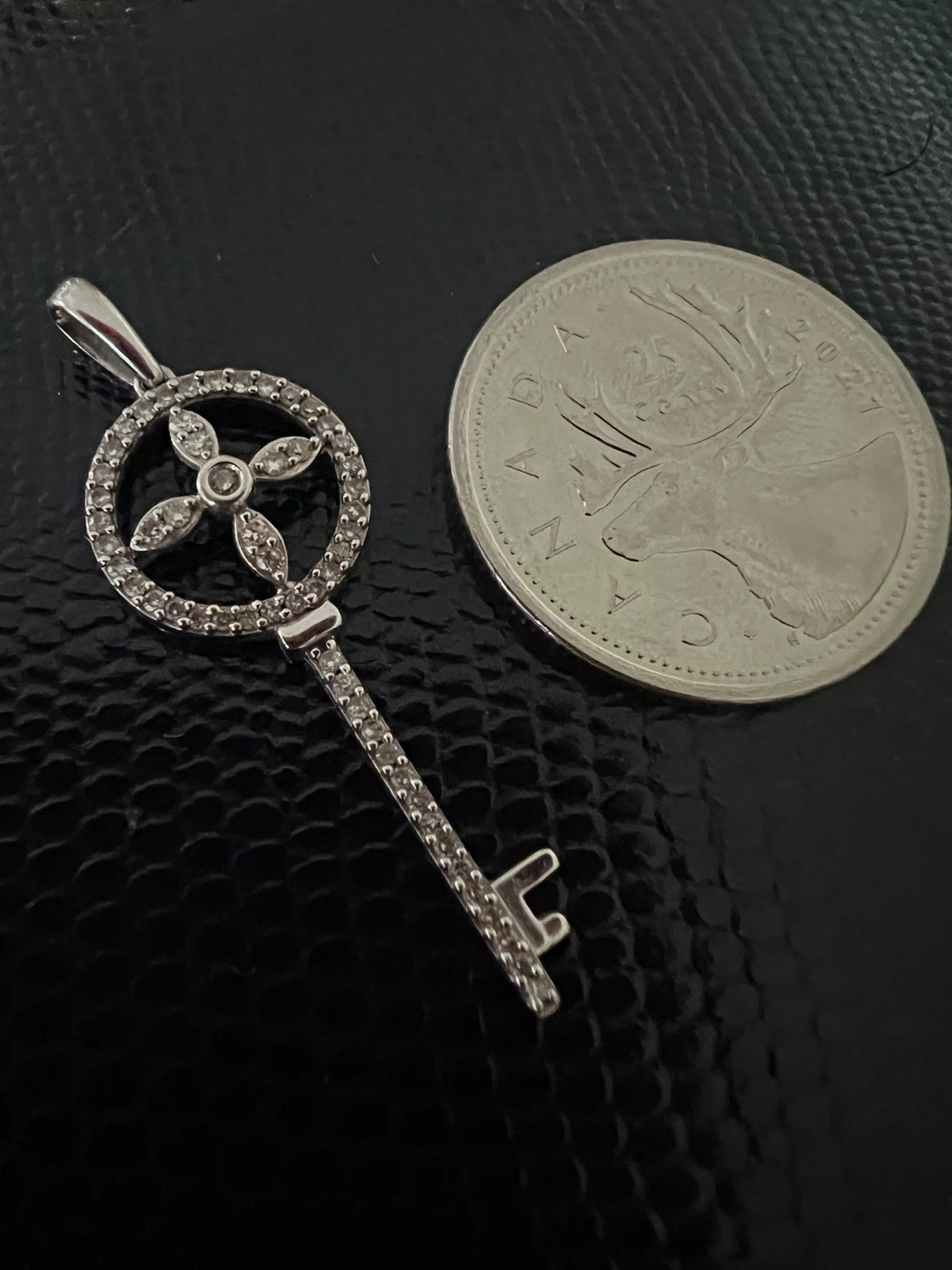 10 k key  Pendant Necklace with diamonds
