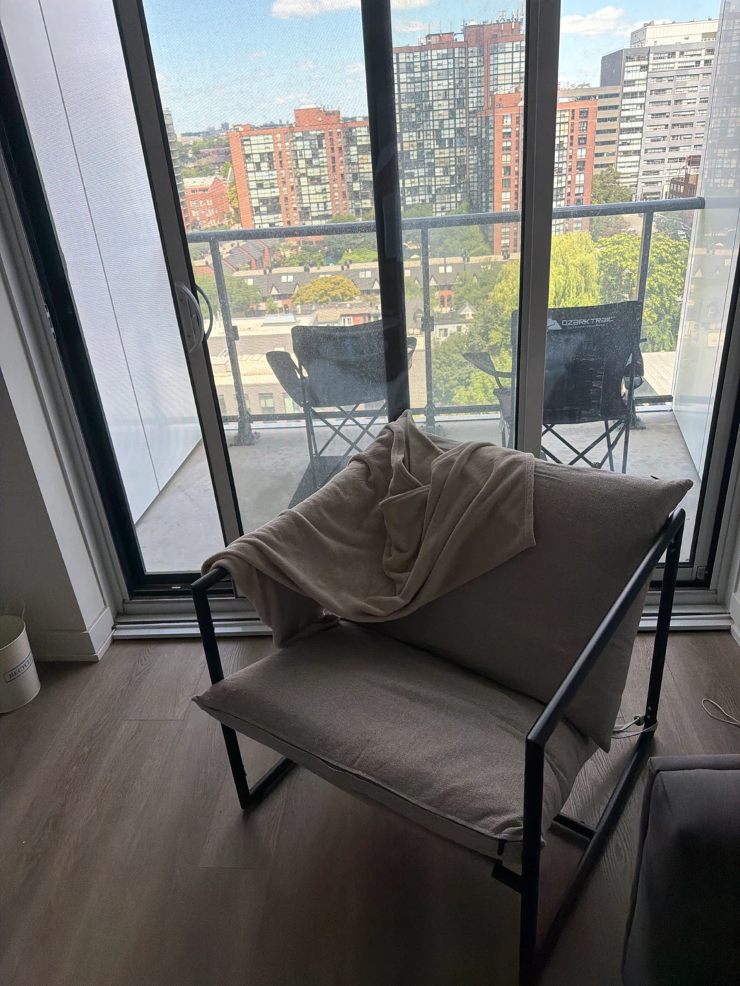 Modern Accent Chair with Metal Frame - photo 2