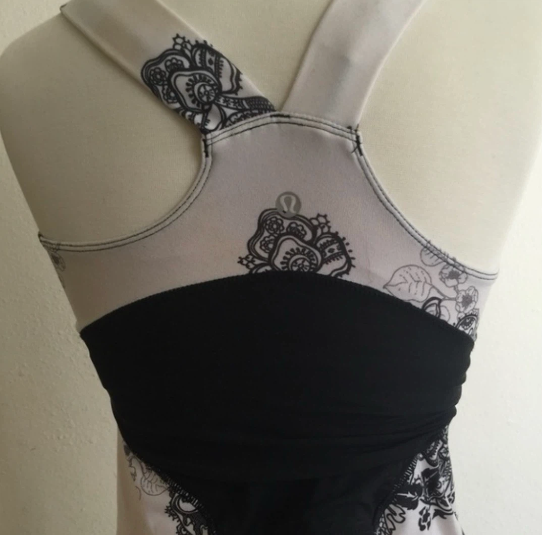 Lululemon Paisley Print V-Neck Tank Top- Size 4 - photo 2