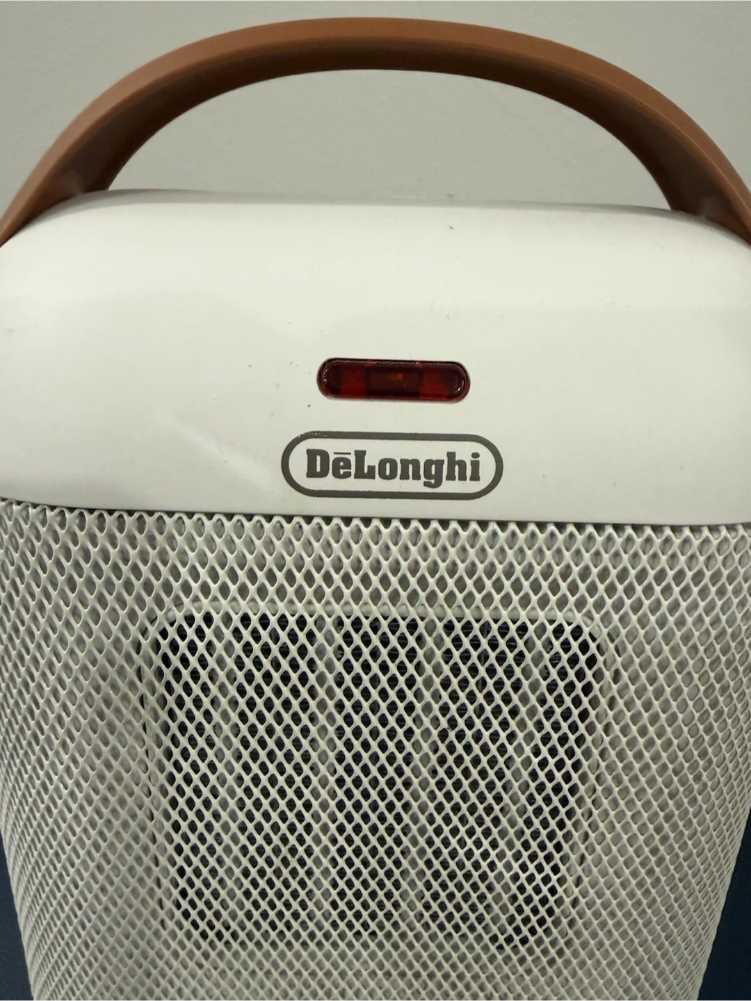 DeLonghi Capsule Ceramic Heater 1500 Watts - photo 2