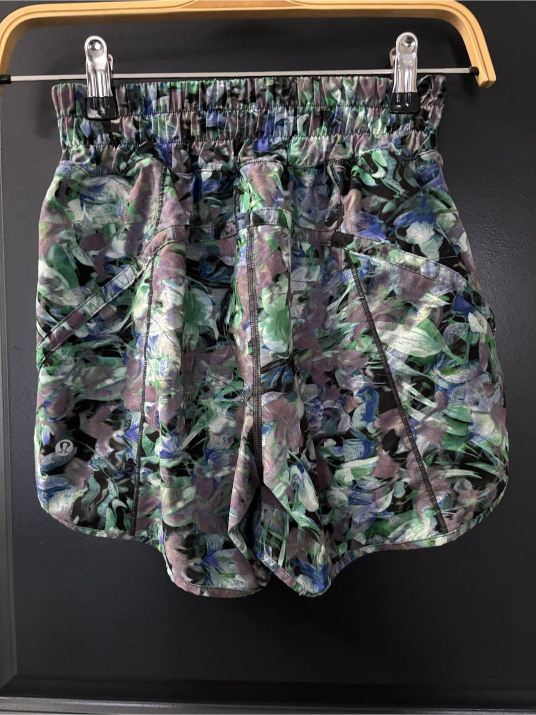 Lululemon Running Shorts Size 2 - photo 5