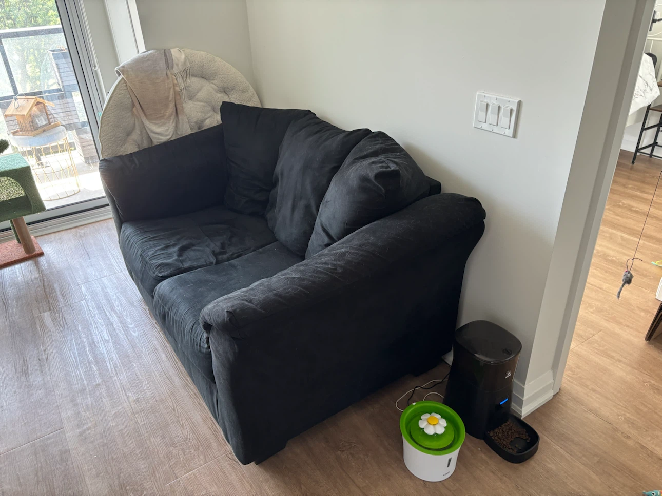 Black loveseat - photo 2