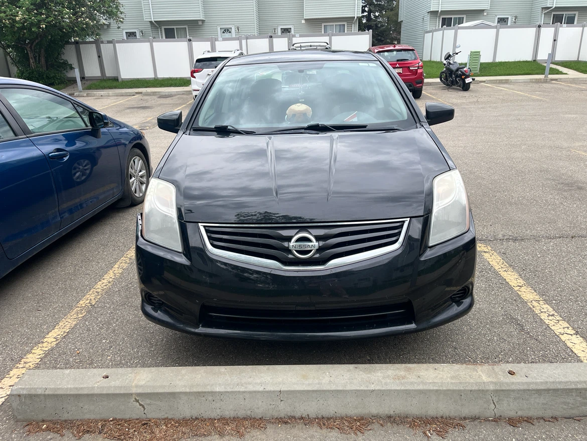 2012 Nissan Sentra Vehicle - photo 2