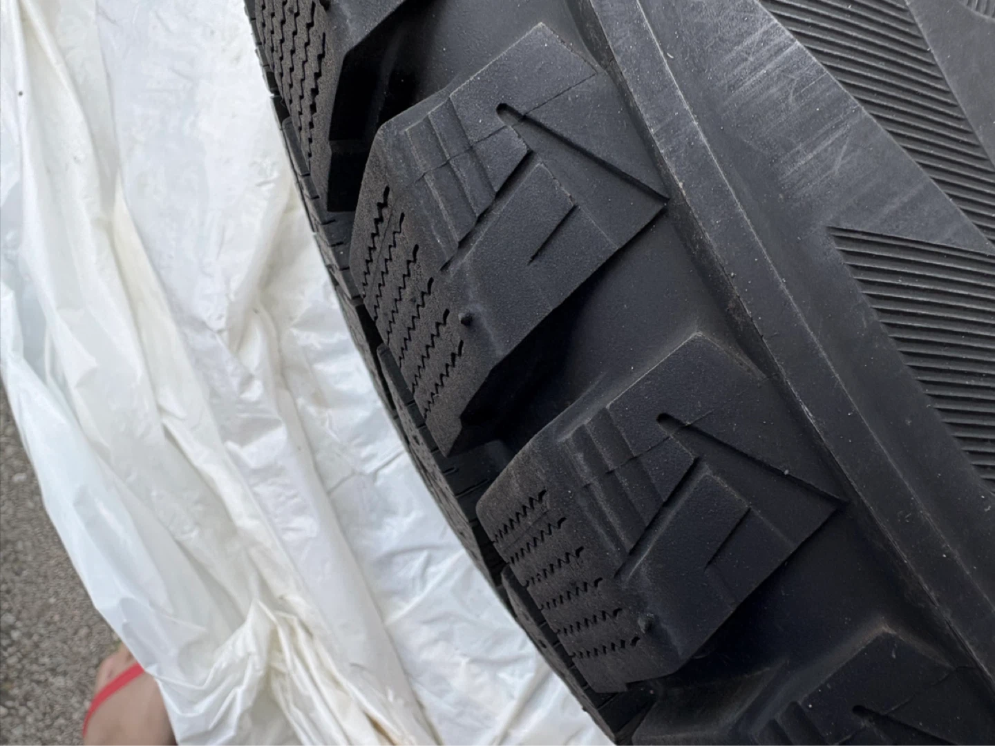 Bridgestone Blizzak P255/65R18 Snow Tire - photo 4