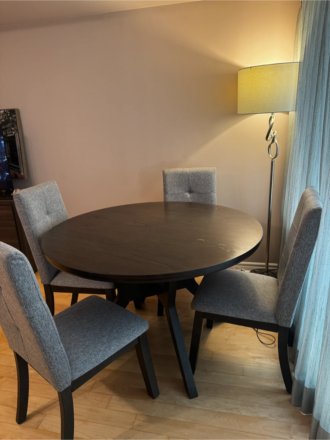 Round Dining Table and 4 Chairs Set - photo 3
