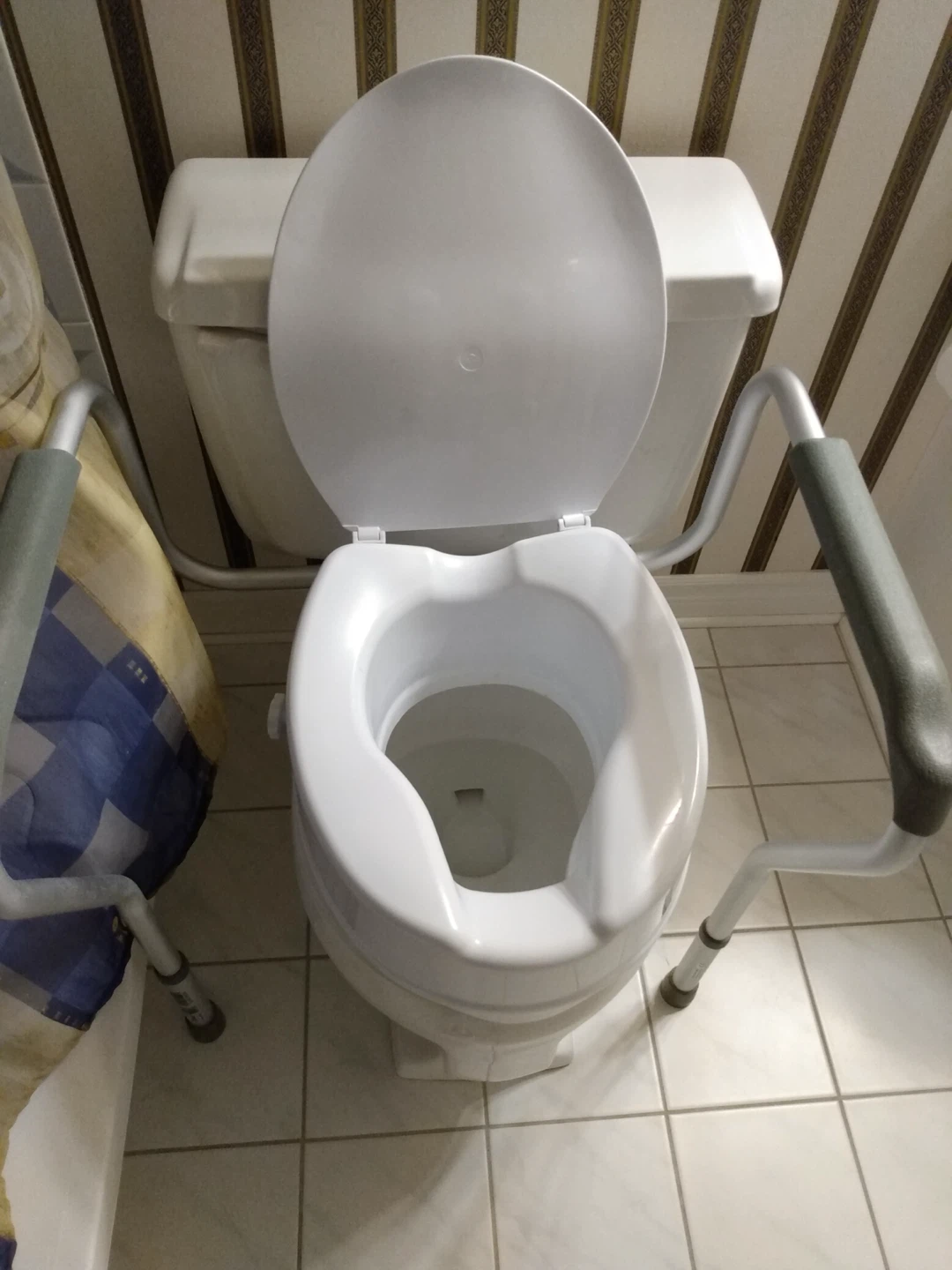 RAISED 5” TOILET SEAT WTH ARMS (SEE LISTING) - photo 2