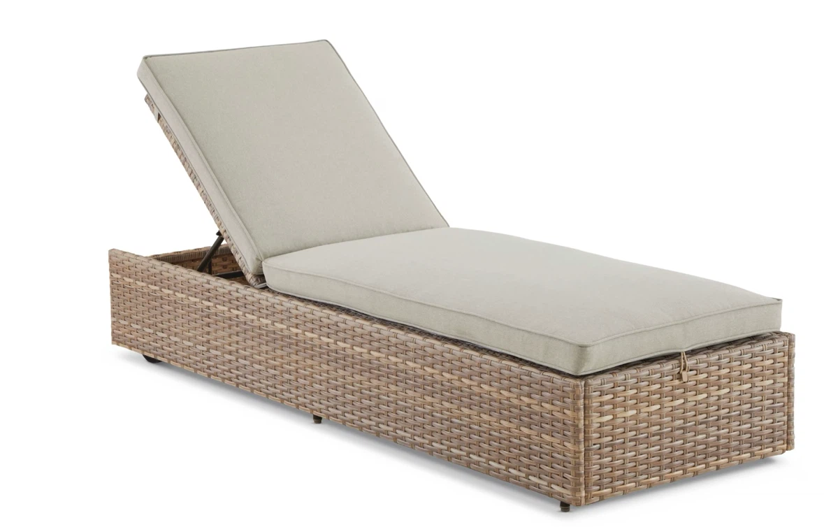 Wicker pool side lounger - photo 3