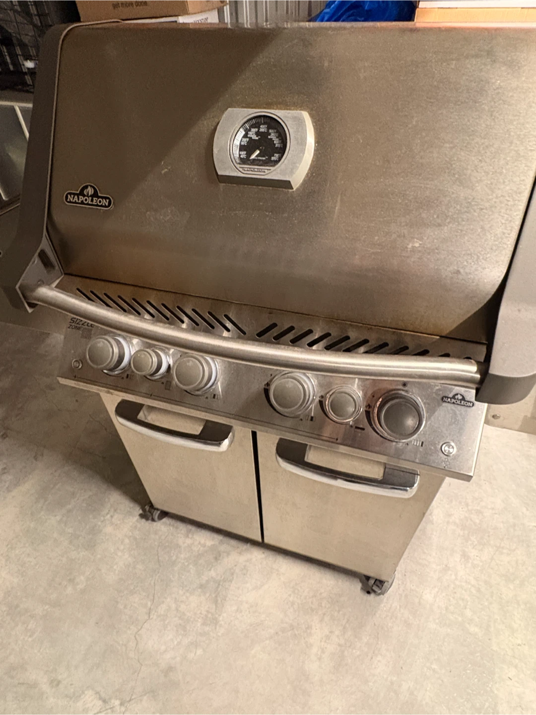 Napoleon Prestige 500 Propane Grill