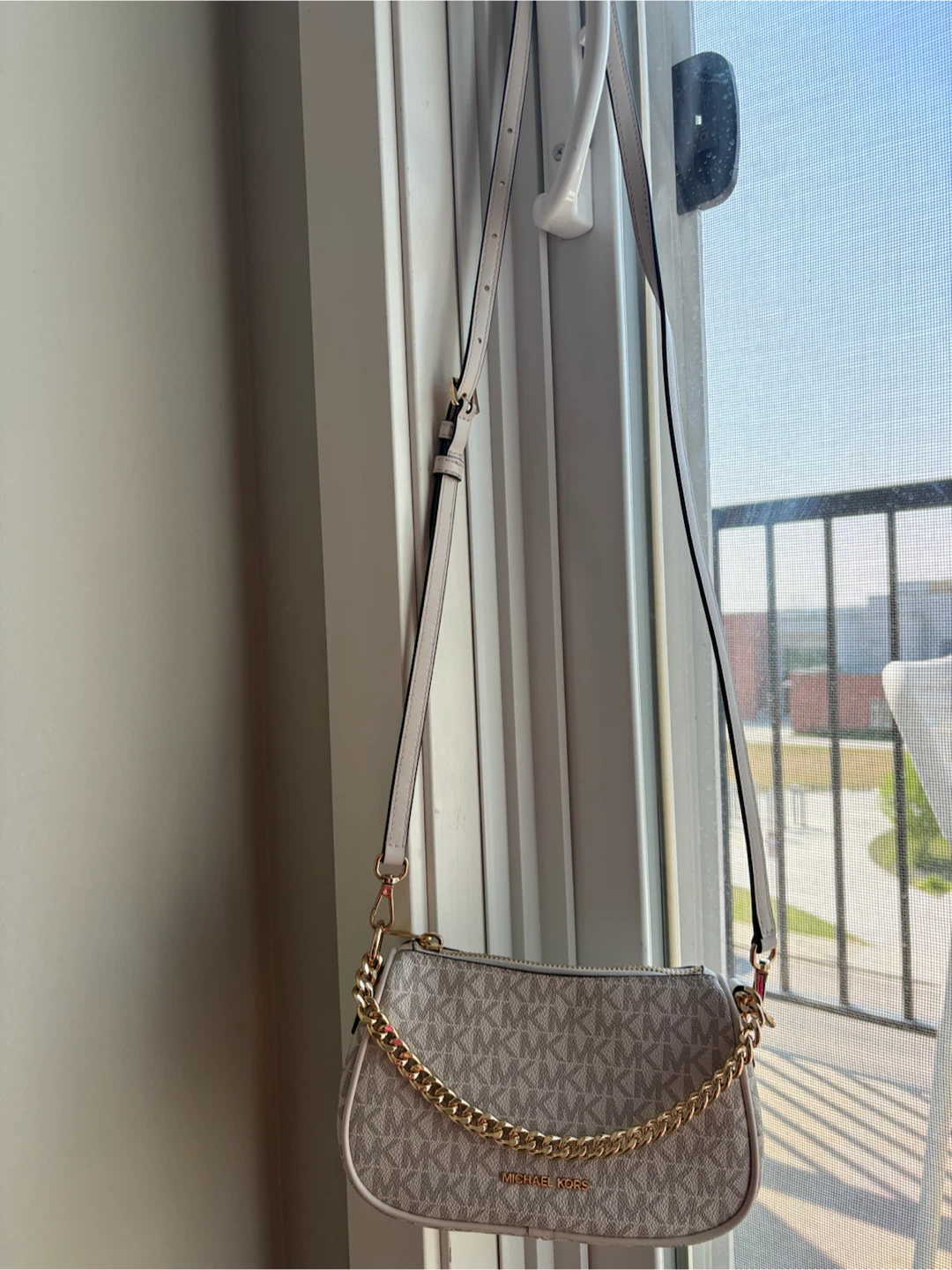 Michael Kors Crossbody Bag – Vanilla/Beige – Excellent Condition - photo 4