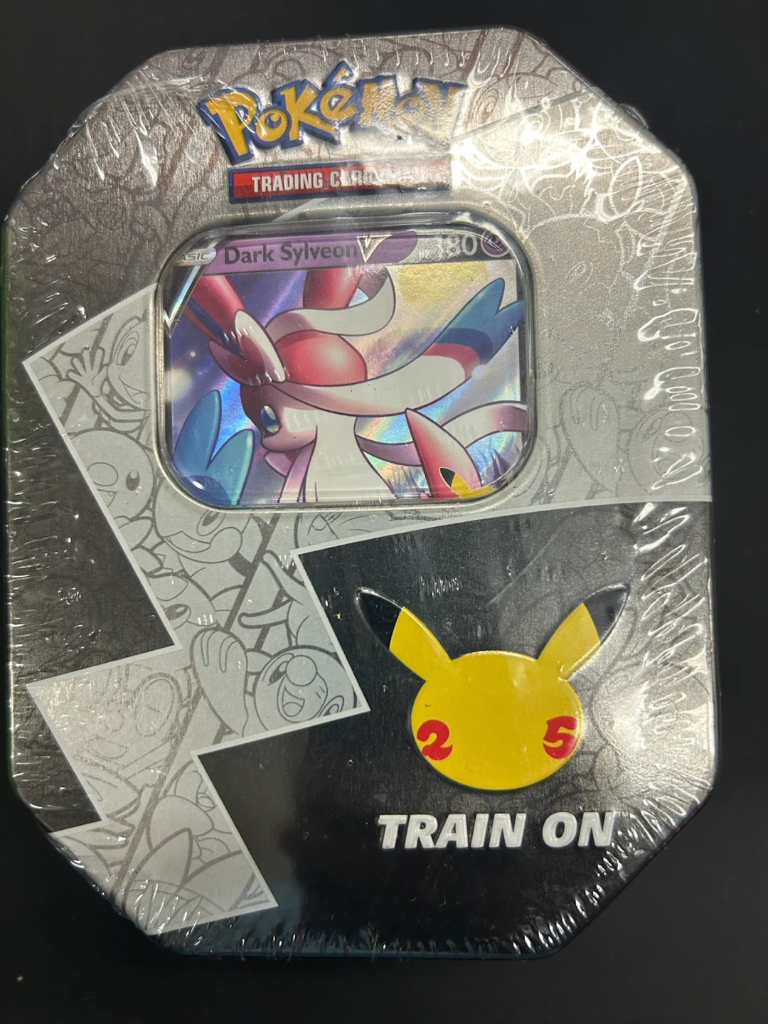 Pokémon Trading Card Game Dark Sylveon V Tin