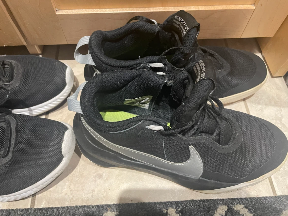 Nike Youth Size 7Y Black Basketball Shoes - photo 2