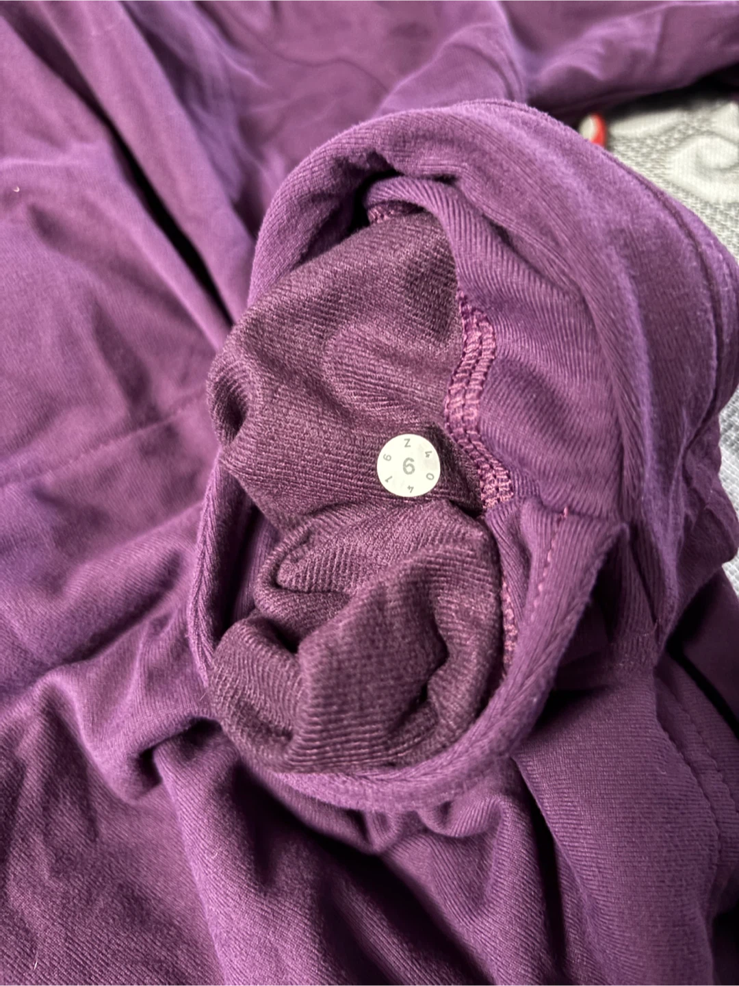 Lululemon Hooded Long Sleeve Top Women's Size 6 - photo 2
