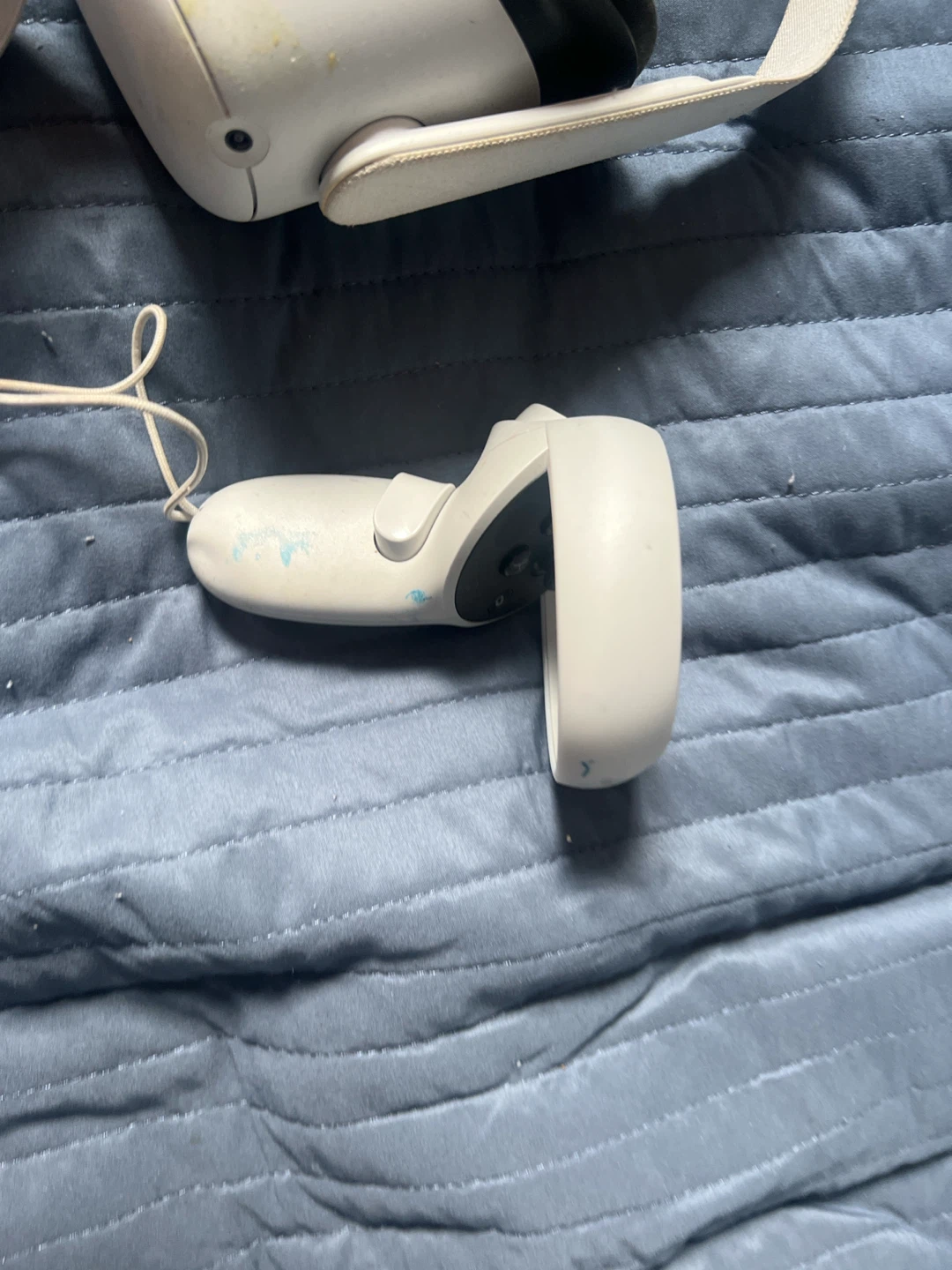 Meta Quest 2 VR Headset with Controllers - photo 3