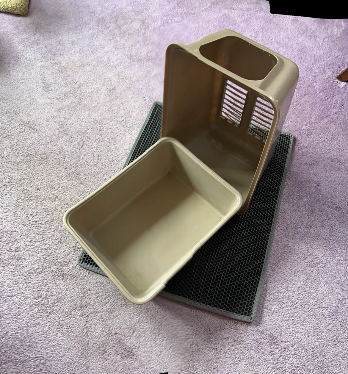 Covered Cat Litter Box with Mat - photo 3