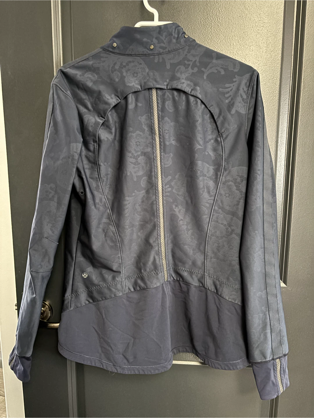 Lululemon Jacket Size 12 - photo 3