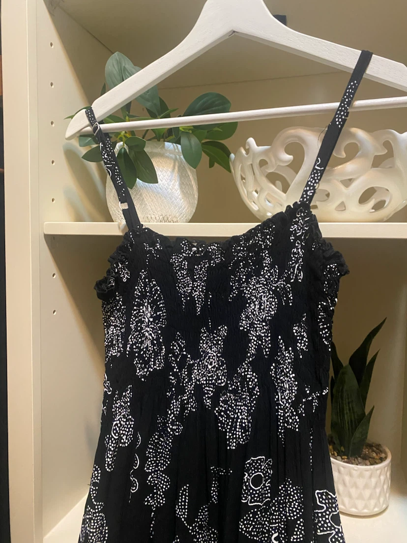 NEW NEVER WORN Black Floral Maxi Dress - photo 2