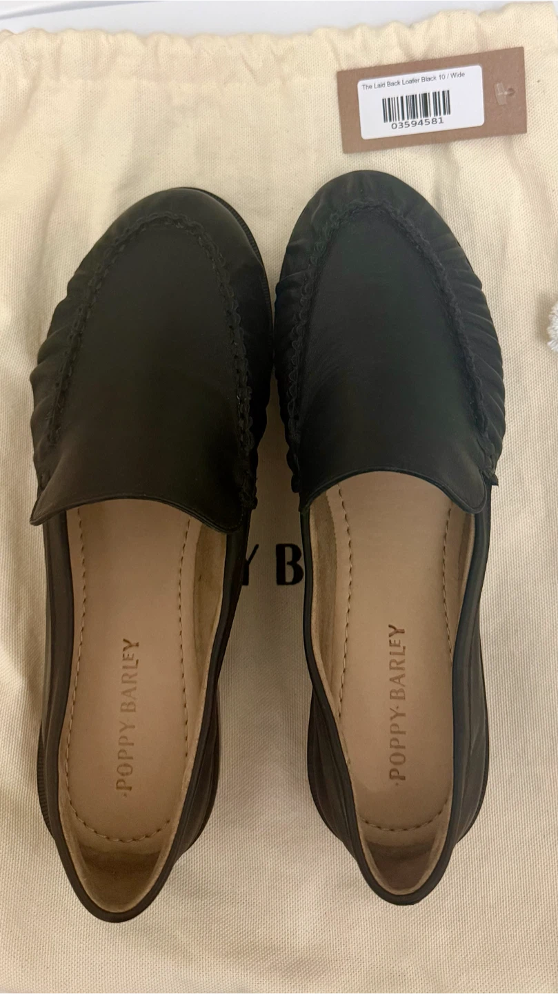 Poppy Barley Laid Back Loafers | Black | Size 10 Wide