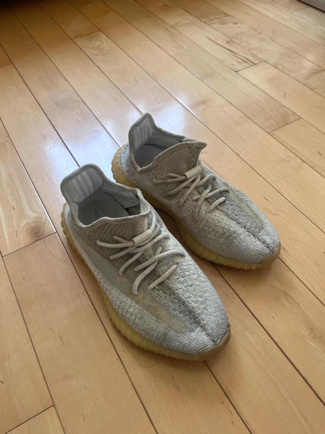 Adidas Yeezy Boost 350 V2 size 9 M
