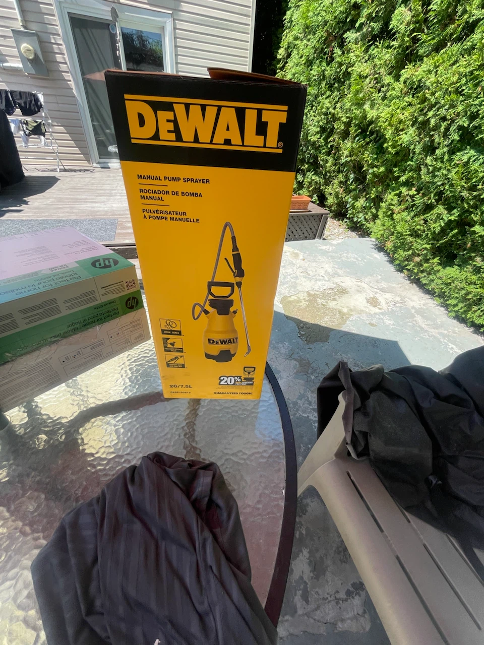 DEWALT Manual Pump Sprayer 2G/7.5L