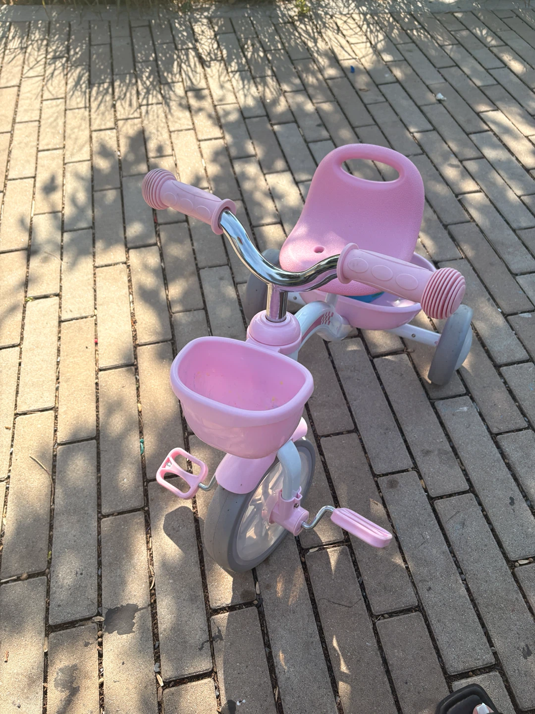 Pink Toddler Tricycle with Basket and color light wheels