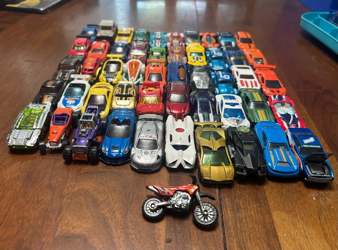 Lot of 150+ Hot Wheels Die-cast Toy Cars - photo 4